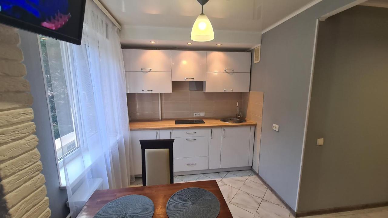 Apartaments On Vulytsia Heroiv Ato 32 Kryvyi Rih Exterior photo