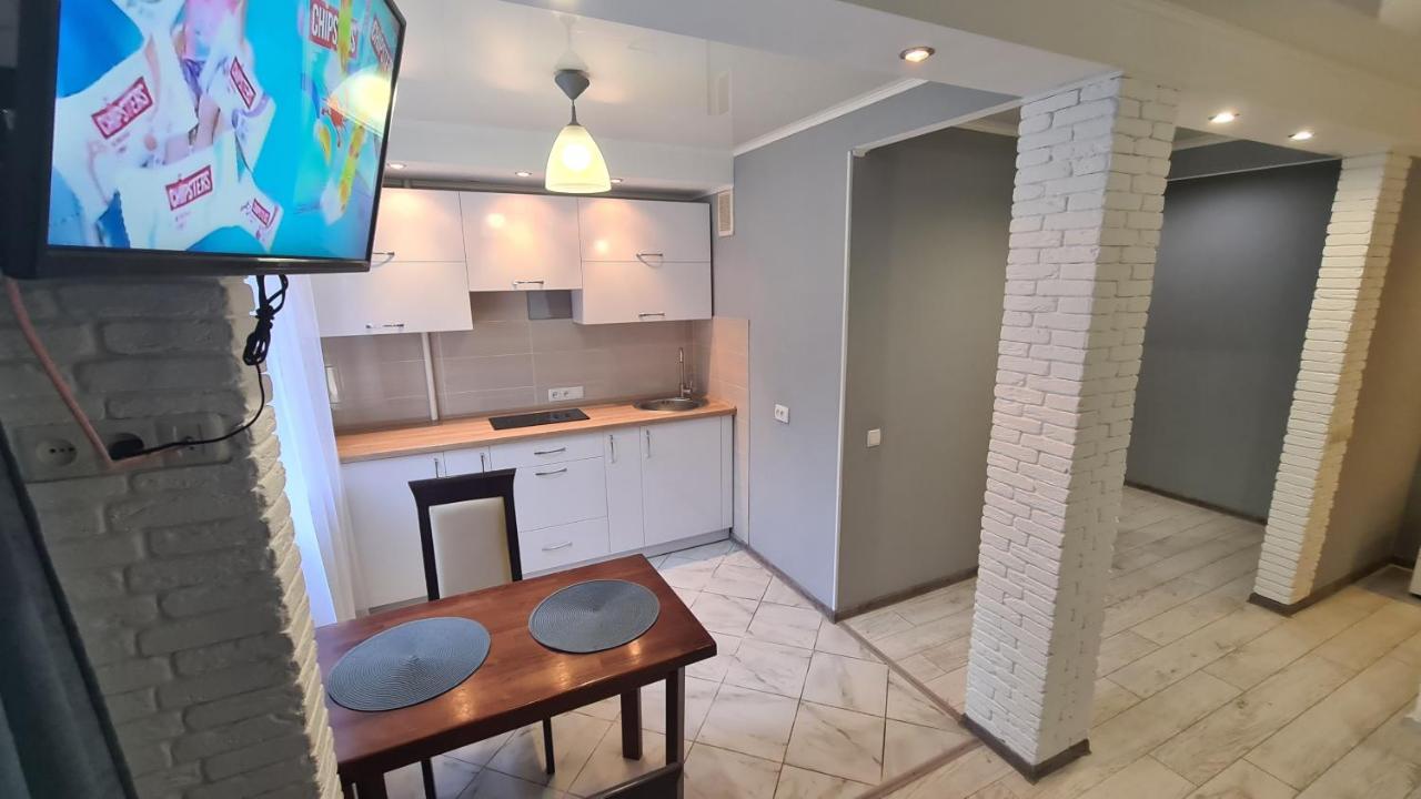 Apartaments On Vulytsia Heroiv Ato 32 Kryvyi Rih Exterior photo